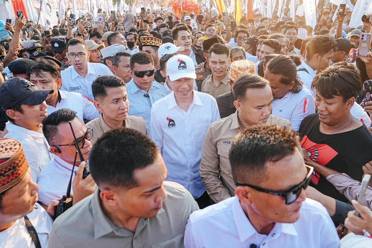 FOTO: Jokowi Hadiri Karnaval Gajah di Tulang Bawang