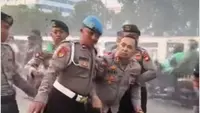Viral Perwira Polisi Dipapah Usai Demo DPR, Ini Penyebabnya