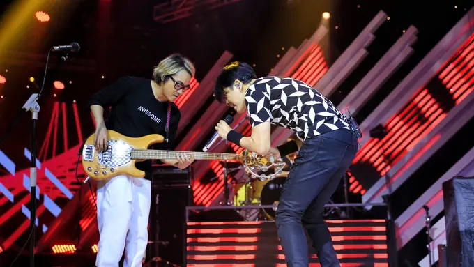 [Bintang] Gigi, The Biggest Concert Super Band