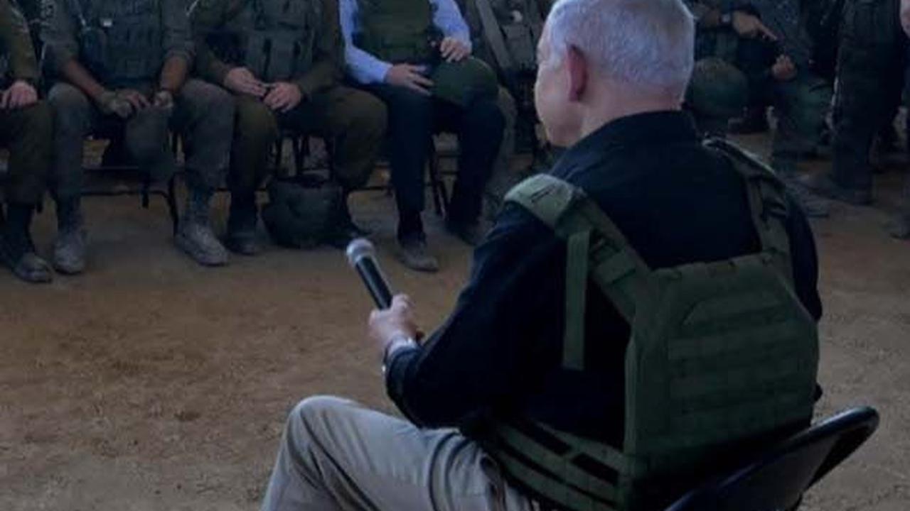 Ini menjadi kunjungan kedua Netanyahu ke Jalur Gaza sejak perang terbaru meletus pada 7 Oktober 2023.&nbsp;Foto: Avi Ohayon/GPO/Handout via Reuters