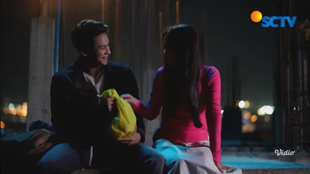 Antonio Blanco Jr dan Esta Pramanita dalam sinetron SCTV Putri Pewaris. (dok SCTV)