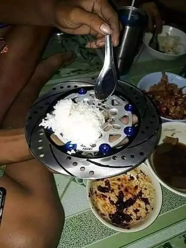 6 Alternatif Pengganti Piring Ini di Luar Nalar, Enggak Habis Pikir