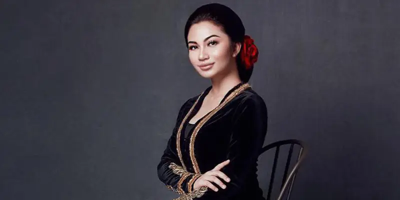 FOTO: Anggun dan Menawan, Ini Potret Ariel Tatum Memakai Kebaya