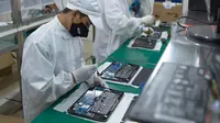 Perakitan produk laptop di Acer Manufacturing Indonesia (Foto: Acer)