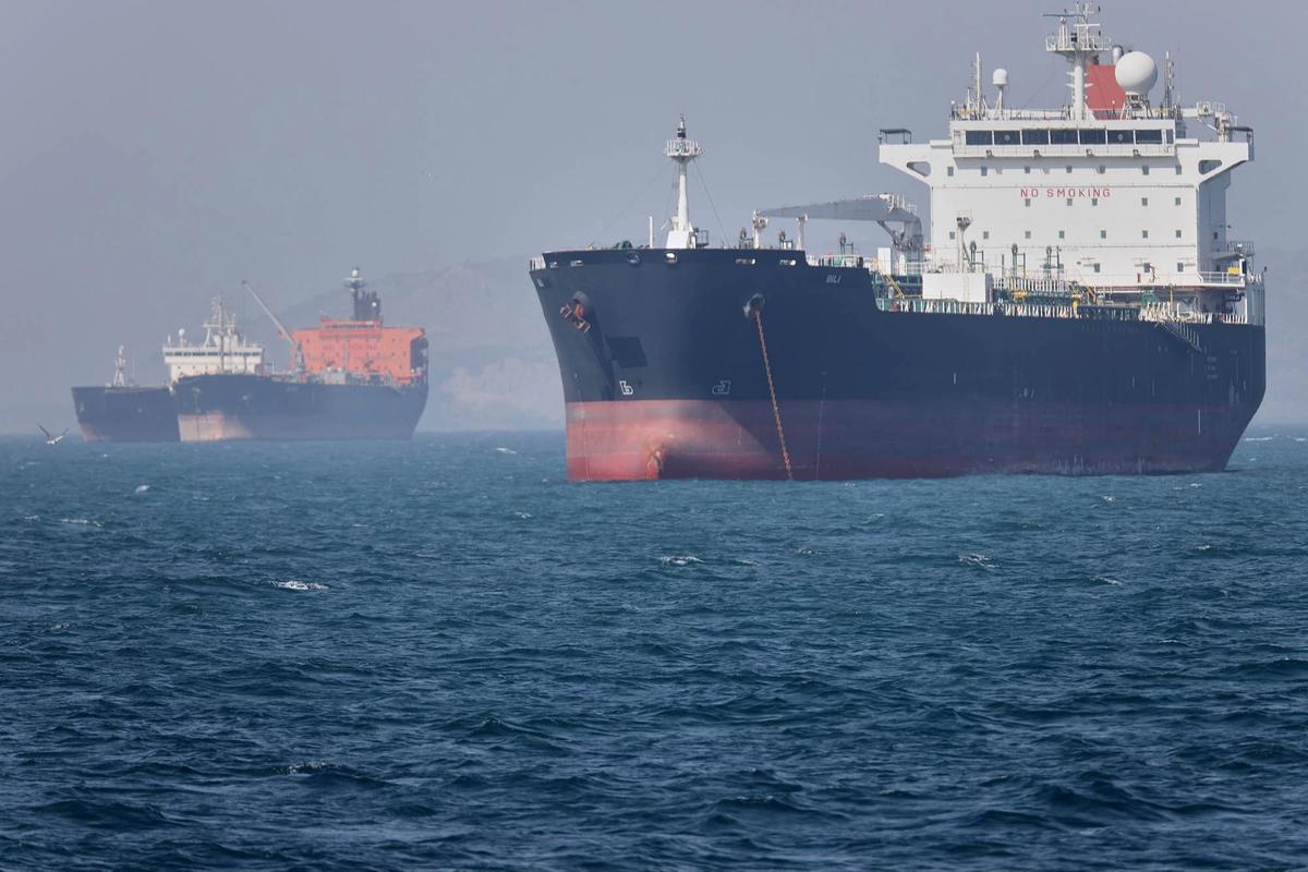 FOTO: Ketegangan di Selat Hormuz Meningkat di Tengah Saling Klaim Iran dan Amerika Serikat