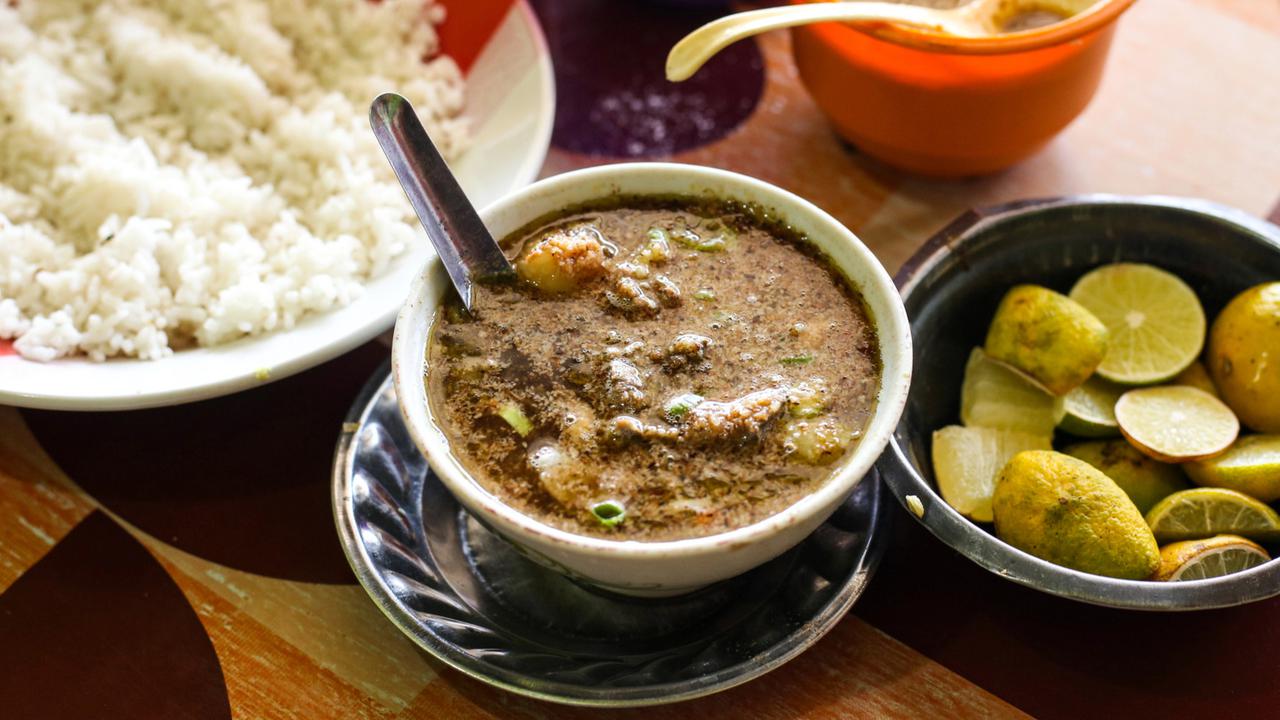 Jalan-jalan ke Makassar? Jangan Lupa Cobain 3 Makanan Khasnya yang Kaya Rempah