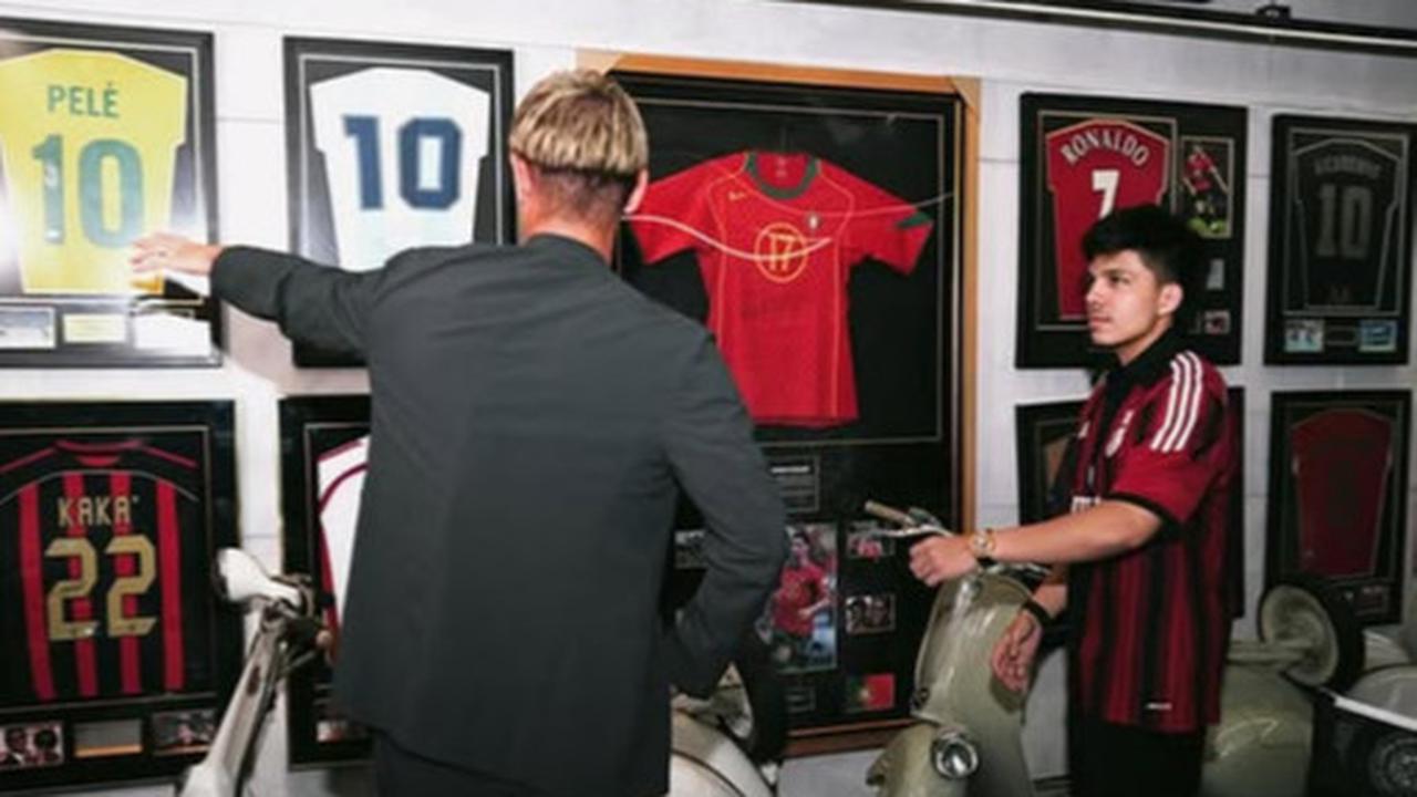 5 Potret Atta Halilintar Ajak Keisuke Honda ke Rumah, Diajak Makan Rendang Sampai Ayam Pop Bikin Milanisti Iri