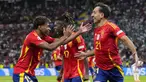 Sepanjang sejarah final ajang Piala Eropa atau Euro, tercatat ada 4 pemain pengganti yang mampu mencetak gol kemenangan untuk memastikan timnya menjadi juara. Siapa saja keempat pemain supersub tersebut? Ini dia daftar keempatnya. (AP Photo/Manu Fernandez)