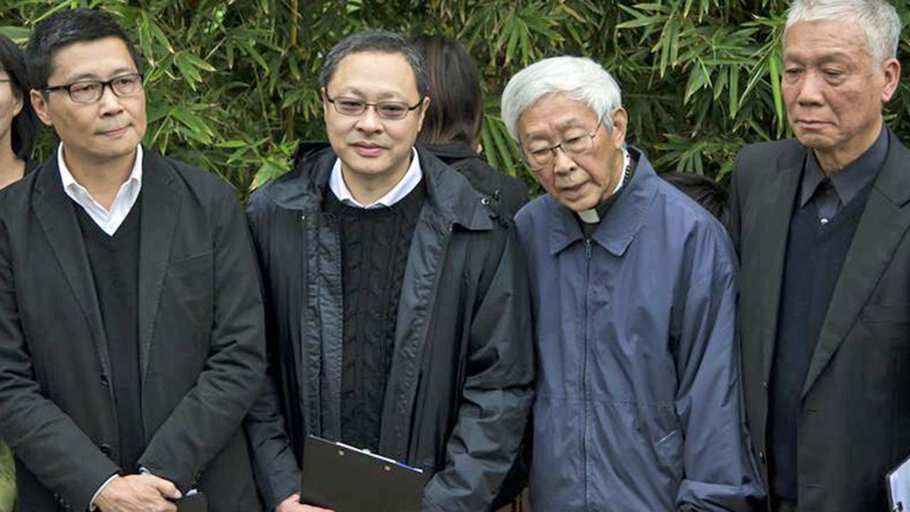 Pemimpin Demo Hong Kong Serahkan Diri Kepada Polisi