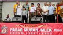 Yenny Wahid saat memberikan sambutan pada acara kick off pasar murah di Kawasan SCBD, Jakarta (14/1). Acara yang digelar Artha Graha Peduli (AGP) bertujuan untuk membantu masyarakat kurang mampu. (Liputan6.com/Fery Pradolo)