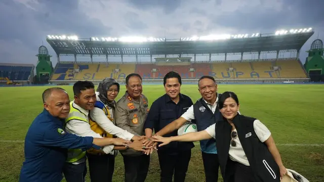 Ketua Penyelenggara Piala Dunia U-20 2023 yang juga menjadi Ketua PSSI, Erick Thohir mengunjungi Stadion Si Jalak Harupat, Kabupaten Bandung pada Sabtu (11/3/2023) sore WIB.