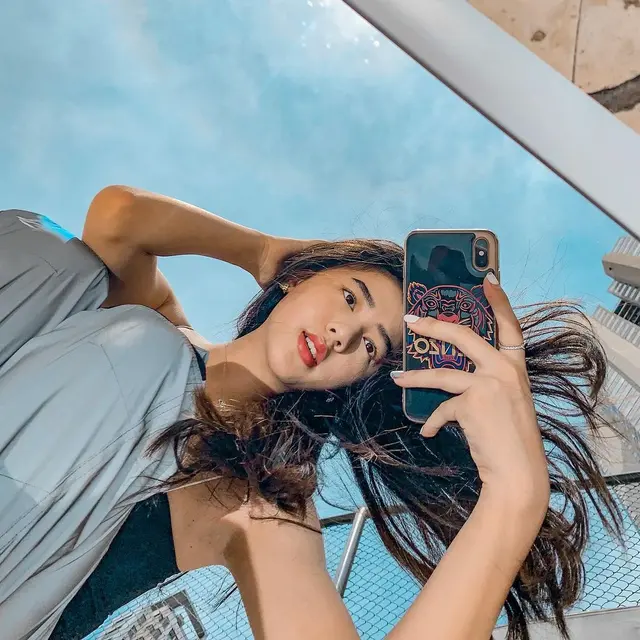 6 Potret Artis Pamer Nail Art Ini Unik, Bikin Penampilan Jadi Makin Menarik