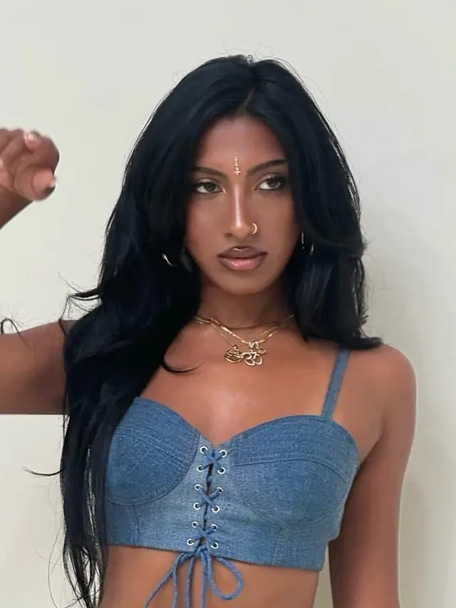 Lara from KATSEYE