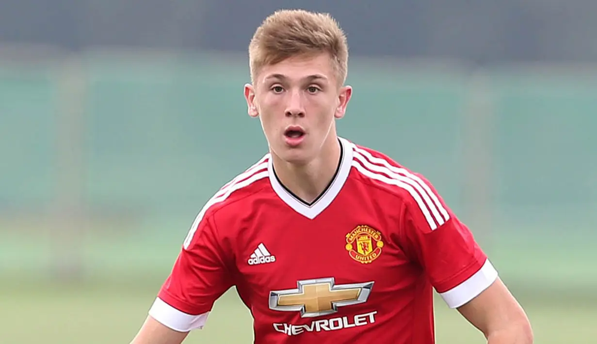 6. Indy Boonen. Sayap kiri asal Belgia ini diboyong secara gratis dari KRC Genk. Baru berusia 16 tahun, pria kelahiran Geel ini memililki masa depan yang cerah bersama Setan Merah. (www.manutd.com)
