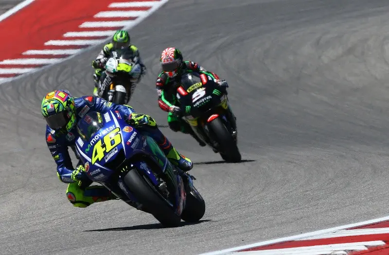 Aksi pembalap Movistar Yamaha, Valentino Rossi pada balapan MotoGP Austin 2017. (Crash)