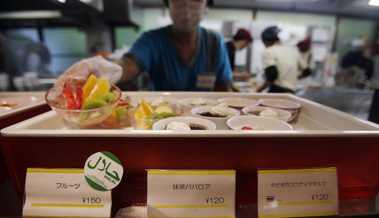 Pemerintah Jepang mulai mendorong pebisnis dan investor untuk menyediakan restoran dengan makanan yang bersertifikasi halal, foto diambil pada 13 Mei 2014 lalu. (REUTERS/Yuya Shino)