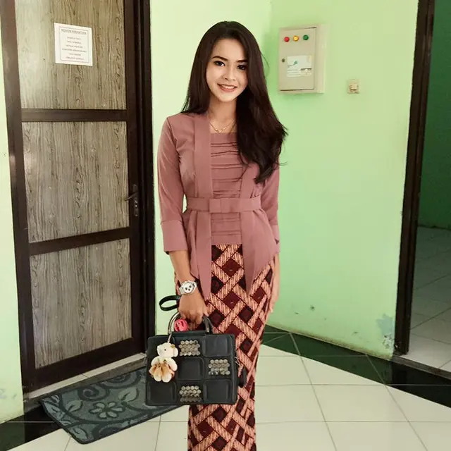 6 Potret Lawas Masa SMA Bella Bonita, Terpaut Usia 4 Tahun dengan Denny