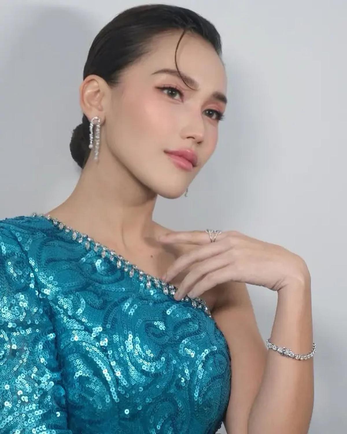 9 Model Anting ala Ayu Ting Ting yang Bikin Penampilan Spektakuler
