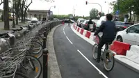 Pemerintah kota Paris berupaya menyediakan rute aman sepanjang 45 km khusus untuk sepeda dalam beberapa tahun ke depan. 