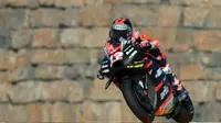 Pembalap Aprilia Gresini, Maverick Vinales, menjadi yang tercepat pada sesi latihan bebas pertama (FP1) MotoGP San Marino yang digelar di Sirkuit Marco Simoncelli, Jumat (17/9/2021) sore WIB.(AFP/Lluis Gene)