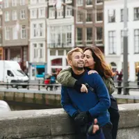 Bukan hanya itu, Gigi juga bercerita tentang tingkah laki-laki itu seperti memeriksa ponsel yang menimbulkan pertikaian, bahkan juga mengancam untuk bunuh diri. (Instagram/raffinagita1717)