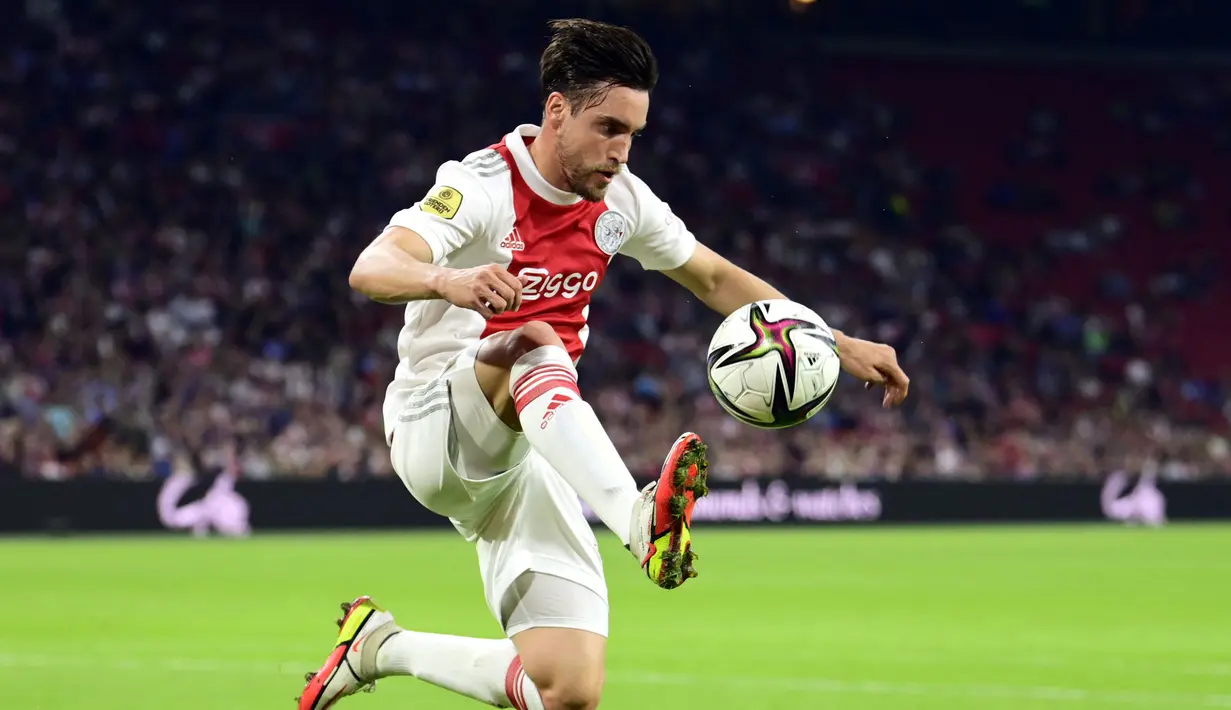 Nicolas Tagliafico adalah sosok bek kiri andalan Ajax Amsterdam era Erik Ten Hag. Keinginan Tagliafico untuk meninggalkan klub pada musim panas mendatang bisa dimanfaatkan MU untuk memboyongnya ke Old Trafford.