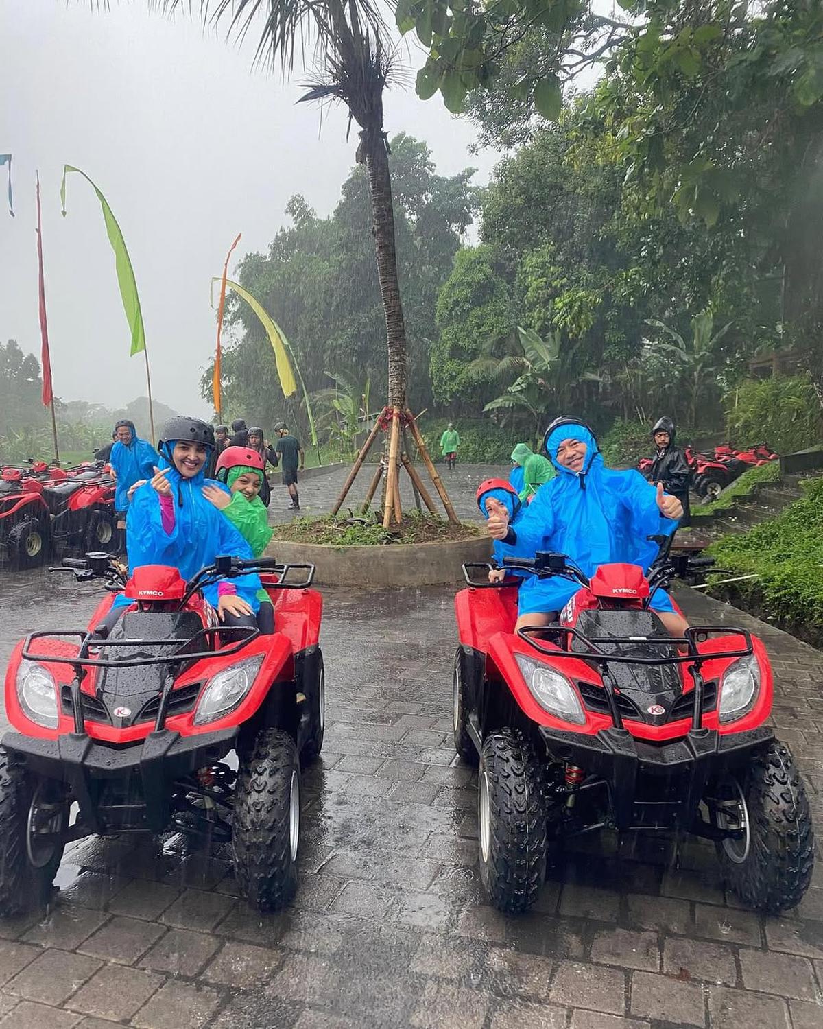 Momen Seru Liburan Keluarga Anang Hermansyah di Bali