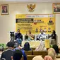Asosiasi Media Siber Indonesia (AMSI) DKI Jakarta menggelar diskusi bertajuk "RUU Penyiaran: Langkah Mundur dalam Ekosistem Siber di Indonesia" di kawasan Menteng, Jakarta Pusat, Kamis (4/7/2024). (Liputan6.com/Nanda Perdana Putra)