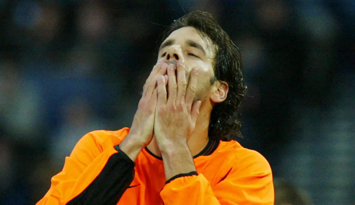 Belanda dengan jajaran pemain topnya seperti Ruud van Nistelrooy, Edwin van der Sar, Patrick Kluivert, Marc Overmars, dan Jaap Staam secara mengejutkan harus absen di Piala Dunia 2002 usai dikalahkan Republik Irlandia dengan skor 0-1. (AFP/