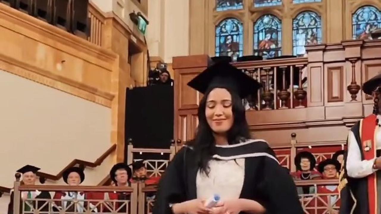7 Potret Alifiya Arkana, Anak Dede Yusuf Lulus S2 dari University of Birmingham dengan Nilai Tertinggi