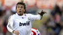 Real Madrid's Argentinian Gabriel Heinze heads the ball during a Spanish league football match against Sporting Gijon at the Molinon Stadium in Gijon, on February 15, 2009. Real Madrid won the match 4-0. AFP PHOTO / MIGUEL RIOPA 