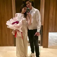 Hari Valentine tahun ini terasa begitu spesial bagi Syifa Hadju dan El Rumi.  [@syifahadju].