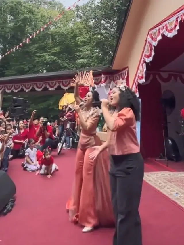 Krisdayanti dan Amora Lemos (Instagram/krisdayantilemos)