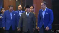 Presiden Prabowo Subianto dan Wapres Gibran Rakabuming Raka menghadiri penutupan Kongres VI Partai Demokrat. Kedatangan keduanya disambut langsung Ketum Demokrat Agus Harimurti Yudhoyono (AHY) dan Ketua Majelis Tinggi Partai Demokrat Susilo Bambang Yudhoyono (SBY). (Foto: Youtube Partai Demokrat)