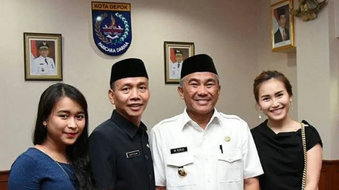 Dilantik Jadi PNS, Buah Manis Kerja Keras Ayah Ayu Ting Ting