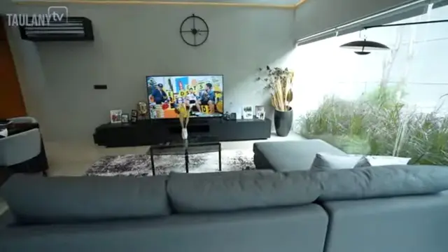 Rumah baru Desta yang penuh kamuflase