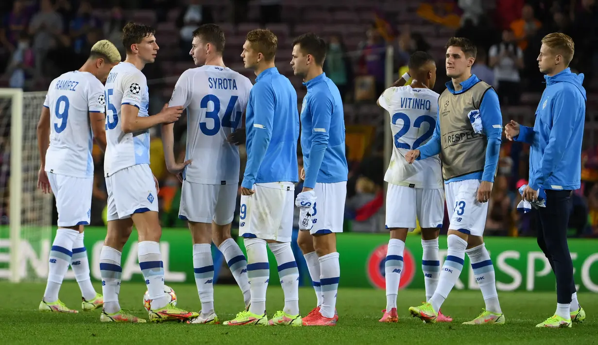 Skor 1-0 untuk kemenangan Barcelona pun bertahan hingga laga usai. Dengan hasil ini, Dynamo Kiev yang baru mengoleksi 1 poin berada di dasar klasemen Grup E. Sementara Barcelona mulai bersaing di peringkat ketiga dengan koleksi 3 poin. (AFP/Lluis Gene)