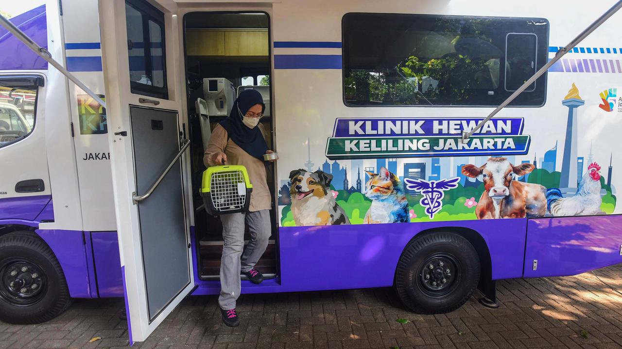Warga Manfaatkan Layanan Klinik Hewan Keliling