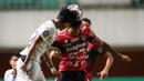 Di sisa waktu pertandingan, Bali United berusaha menekan terus lini pertahanan PSIS. Namun, ketatnya lini pertahanan PSIS Semarang membuat peluang Bali United sia-sia. Hingga laga usai, tak ada gol yang tercipta. (Bola.com/Bagaskara Lazuardi)