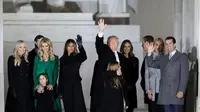 Donald Trump beserta keluarganya (AP)
