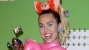 Kali ini setelah insiden adu mulut dengan Nicki Minaj di panggung MTV VMA 2015 pada 30 Agustus lalu, Miley dikabarkan telah merilis sebuah album secara gratis. (Bintang/EPA)