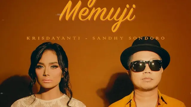 Krisdayanti dan Sandhy Sondoro dalam Hanya Memuji.