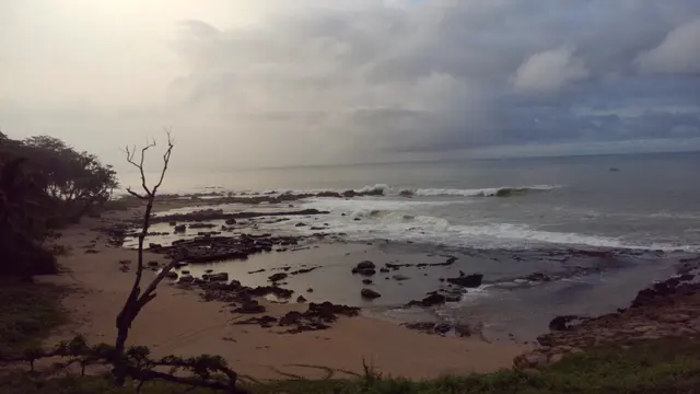 Pantai Karang taraje di Desa Sawarna, Banten.