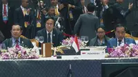 Presiden Jokowi ketika berbicara pada sesi Special Lunch On Sustainable Development yang berlangsung di Impact Exhibition and Convention Center, Bangkok, Thailand. (Biro Pers)
