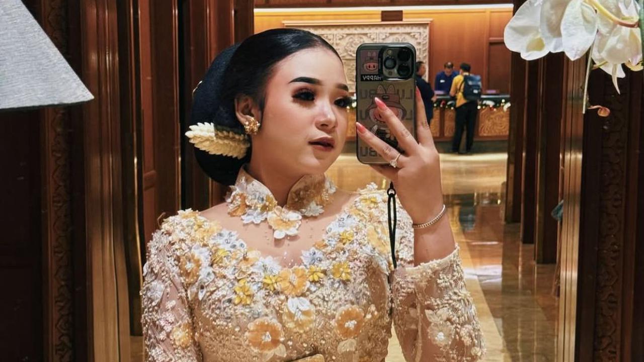 Potret Niken Salindry Tanpa Kebaya, Transformasi Kasual yang Memikat