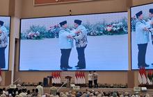 Momen Prabowo Teriakkan 'Free Palestine' dan Kenakan Keffiyeh di Gontor