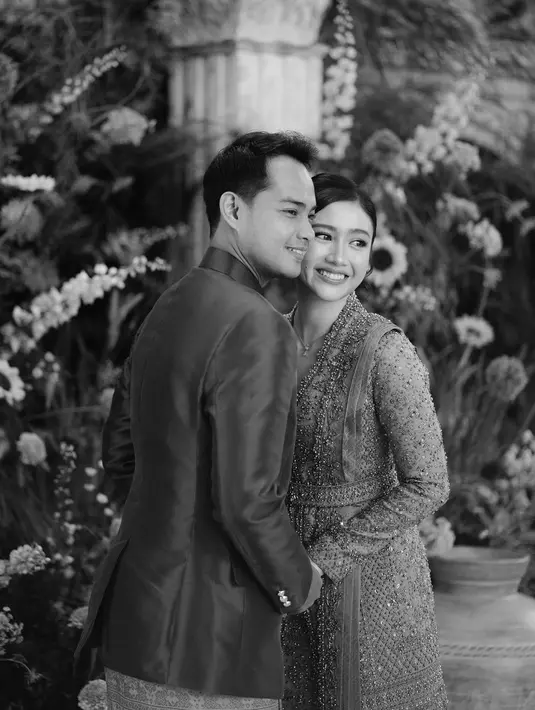 Dilamar kekasih yang adalah anggota kepolisian, Febby Rastanty pancarkan aura ibu bhayangkari. [@febbyrastanty]