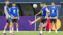 Sejumlah pemain Argentina berlatih menjelang laga final Copa America 2024 melawan Kolombia di Florida International University (FIU), Miami, Florida, Amerika Serikat, Minggu (14/03/2024) WIB. (AP Photo/Lynne Sladky)