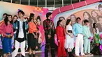 Konsep acara yang dikemas secara apik juga menjadi kunci kesuksesan Asmara Gen Z Love Fest. Bukan hanya sekadar fan meeting biasa, acara ini menyajikan beragam hiburan menarik. Beberapa diantaranya adalah konser musik dengan penampilan para pemain membawakan lagu-lagu soundtrack sinetron, sesi fan meet eksklusif, hingga drama musikal yang memukau. (Liputan6.com/IG/@aqeelacalista)
