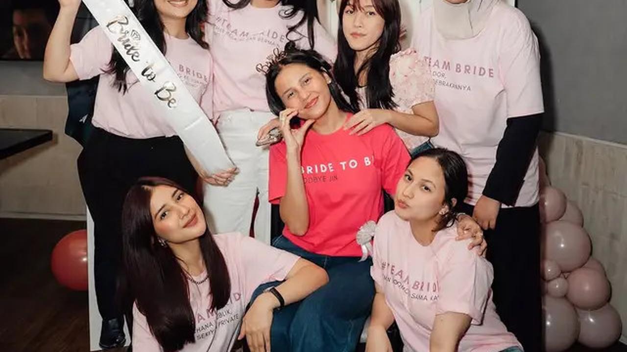 6 Potret Bridal Shower Yunita Siregar, Penuh Bahagia karena Sahabat 'Hadirkan' Jin BTS